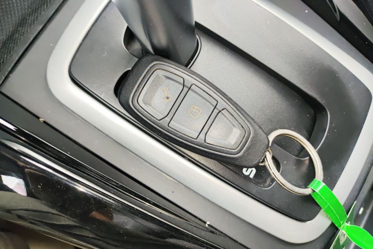 福特 翼搏 2013款 1.5L 自动尊贵型中控内饰7001