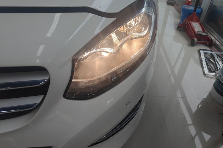 奔驰B级 2019款 B 200 动感型车身外观36