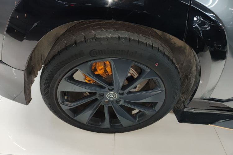 长安UNI-T 2022款 1.5T 运动版 尊贵型车身外观6008