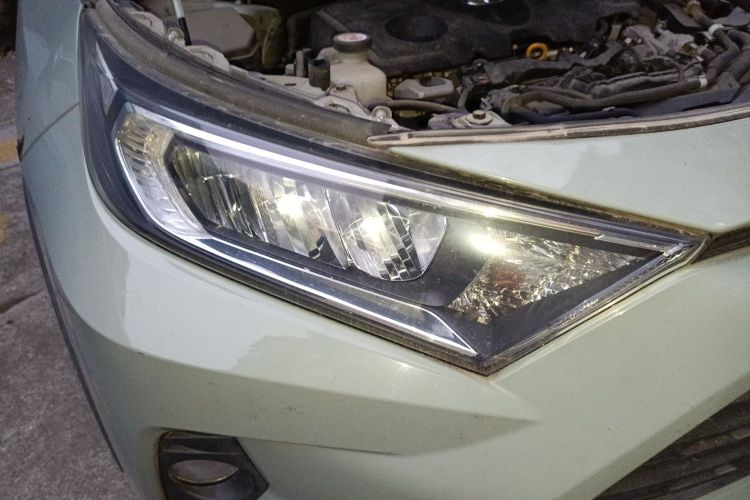 丰田 RAV4荣放 2020款 双擎 2.5L E-CVT四驱精英PLUS版车身外观8