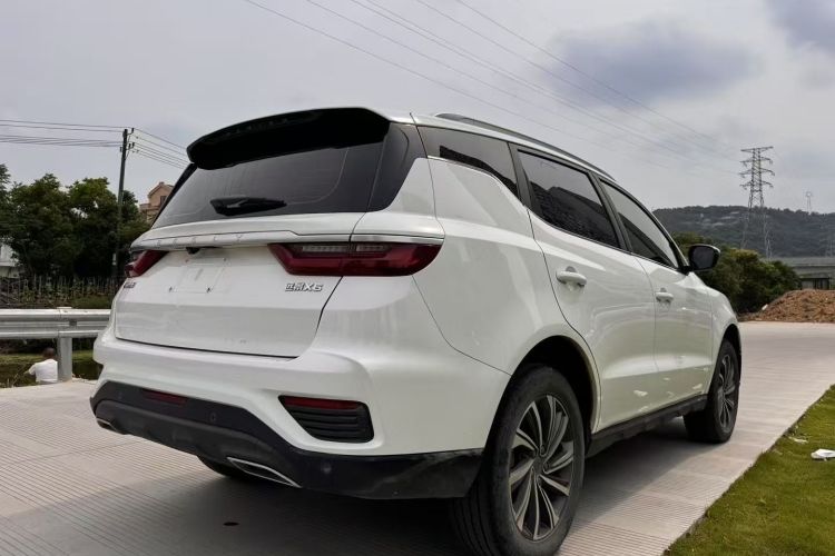 吉利汽车 远景X6 2020款 1.4T CVT尊贵型车身外观7