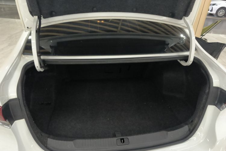 别克 英朗 2021款 改款 典范 1.5L 自动精英型机舱底盘23