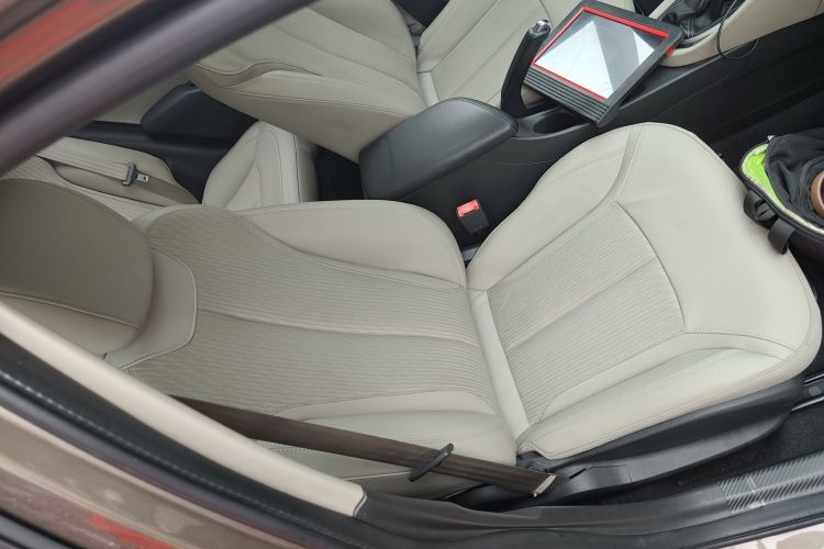 别克 英朗 2016款 15N 自动精英型局部细节41