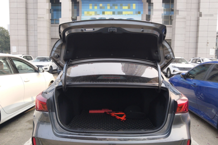 长安 逸动 2024款 PLUS 蓝鲸NE 1.4T GDI DCT高能版机舱底盘23