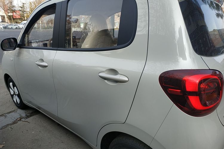 五菱汽车 宏光MINIEV 2025款 四门版 进阶款车身外观4