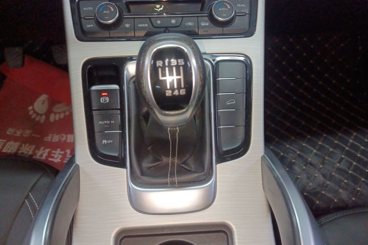 吉利汽车 博越 2018款 1.8TD 手动两驱智雅型中控内饰18