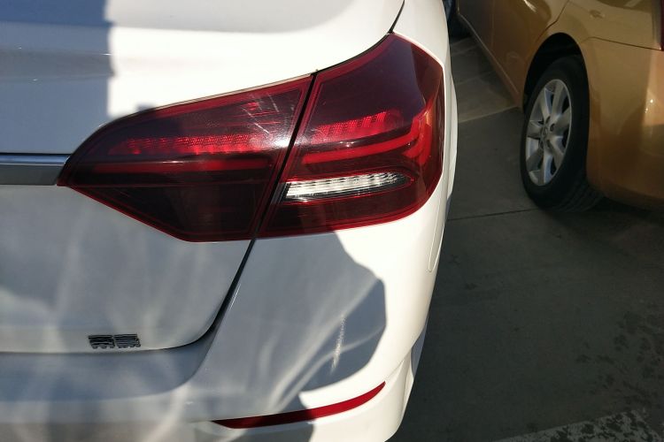 吉利汽车 帝豪 2021款 UP 1.5L 手动舒适型车身外观9