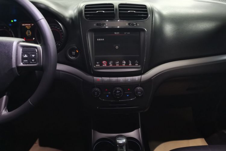 道奇 酷威 2014款 2.4L 两驱旅行版中控内饰16