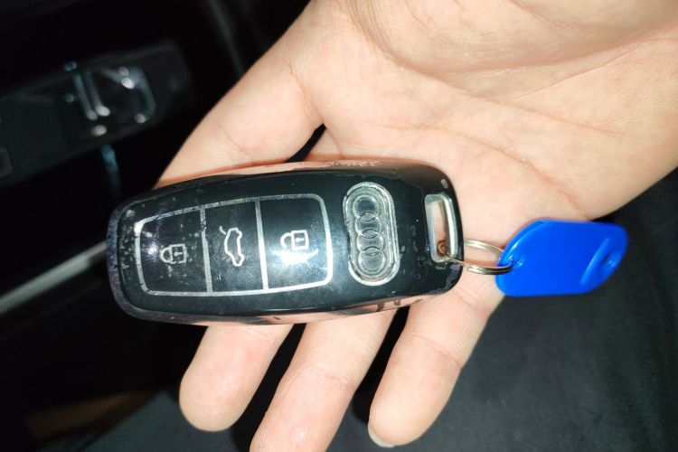 奥迪A3 2023款 改款 A3L Limousine 35 TFSI 时尚运动型中控内饰7001