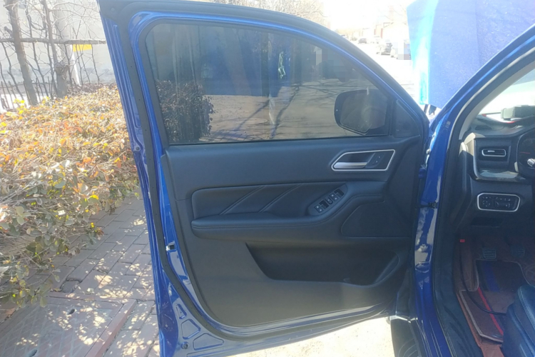 长城 炮 2023款 2.0T商用版手动柴油两驱精英型标箱GW4D20M中控内饰7007