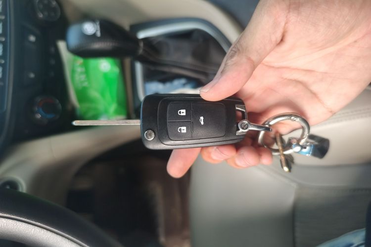 别克 英朗 2016款 15N 自动精英型中控内饰11