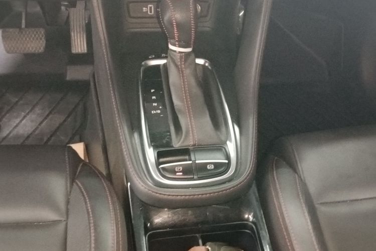 名爵ZS 2020款 180DVVT 自动Lite中控内饰18