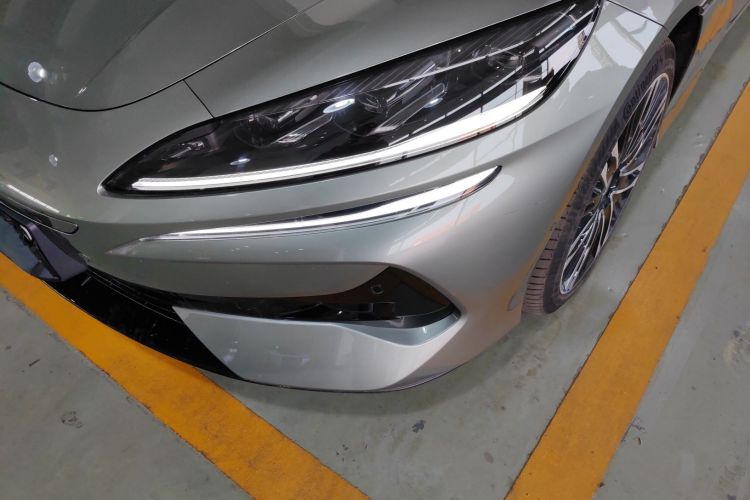 腾势Z9GT 2024款 1100四驱Ultra版局部细节36