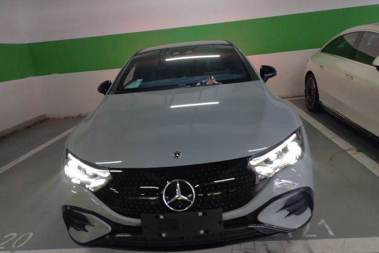 奔驰EQE 2022款 350 先型特别版车身外观2