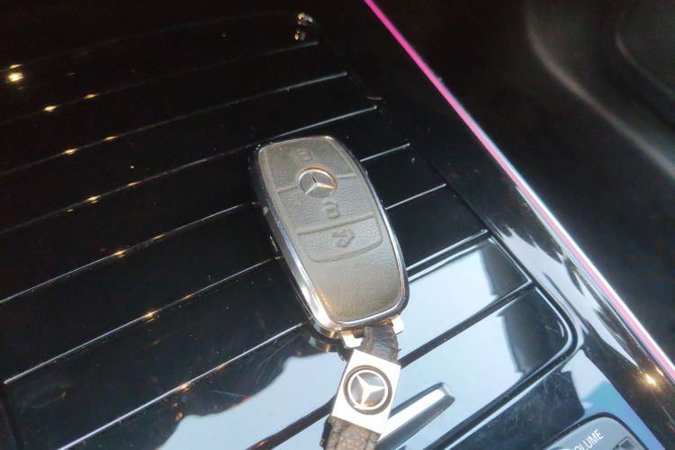 奔驰GLB 2022款 GLB 220 时尚型中控内饰11