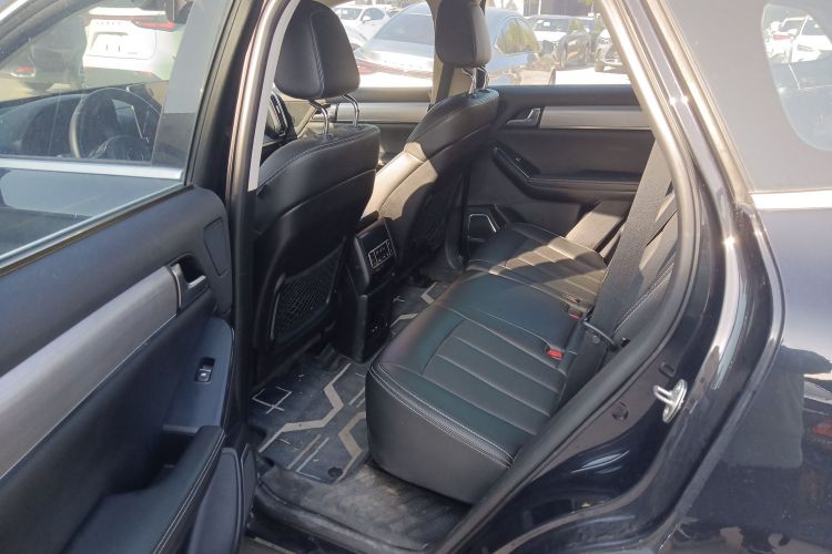 比亚迪 唐 2018款 2.0T 自动智联尊荣型 7座 国V中控内饰21