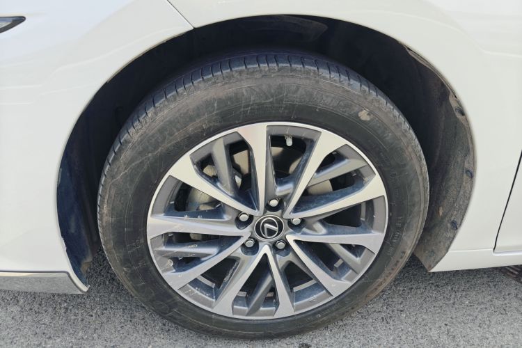 雷克萨斯ES 2023款 200 卓越版车身外观35