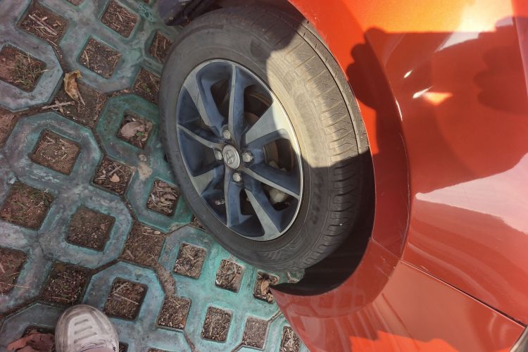 丰田 YARiS L 致炫 2015款 1.5G 自动橙色限量版车身外观10