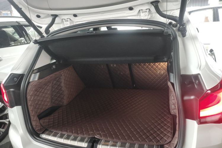 宝马X1 2022款 sDrive25Li 领先型机舱底盘23