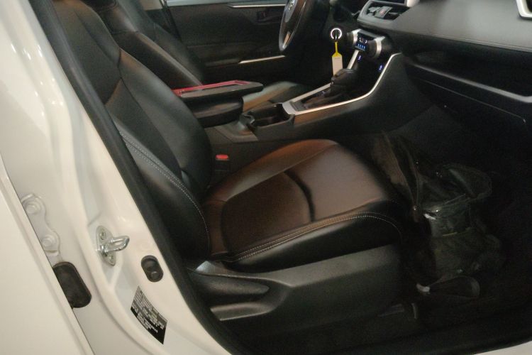 丰田 RAV4荣放 2020款 2.0L CVT两驱都市版局部细节41