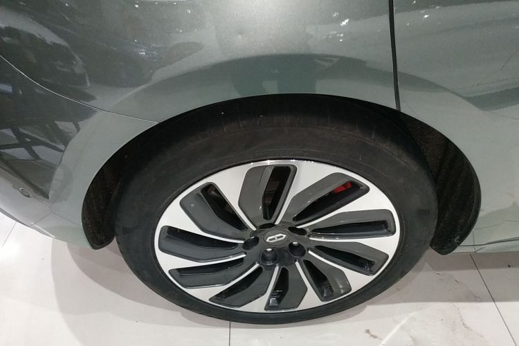 鸿蒙智行 问界M5 2022款 增程后驱标准版车身外观6008