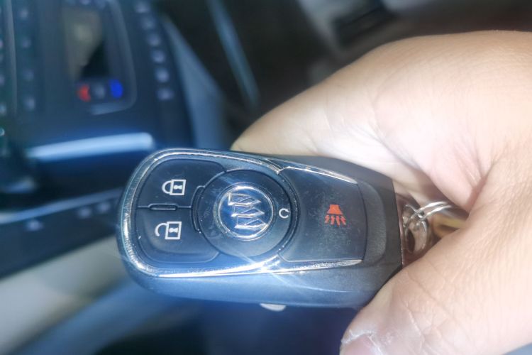 别克GL8 2017款 ES 28T 舒适型 国V中控内饰7001