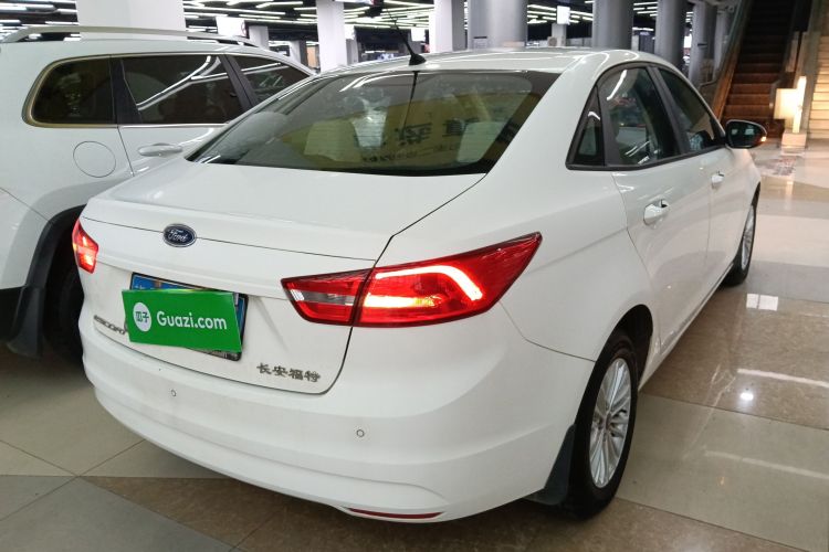 福特 福睿斯 2015款 1.5L 手动舒适型车身外观7