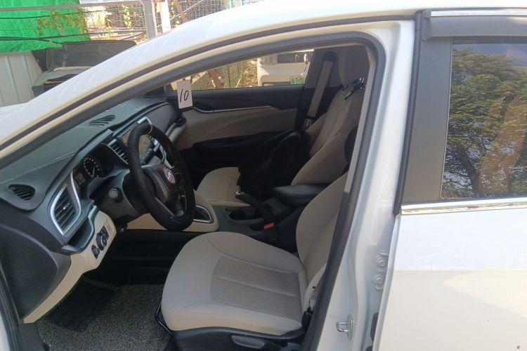 别克 英朗 2019款 15T 双离合进取型 国VI中控内饰19