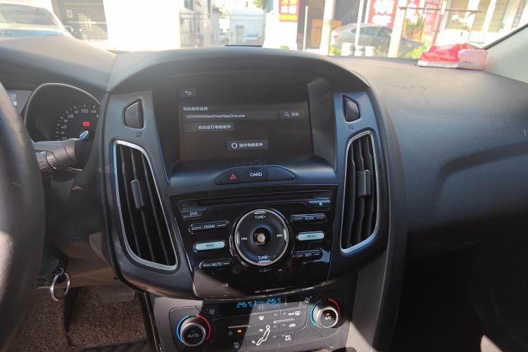 福特 福克斯 2018款 三厢经典 EcoBoost 125 自动超能风尚型智行版中控内饰16