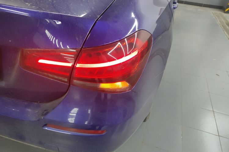 奔驰A级 2020款 A 180 L车身外观9