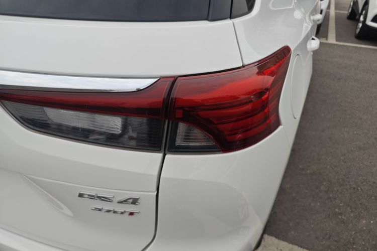 广汽传祺 传祺GS4 2021款 270T 自动智联科技版车身外观9