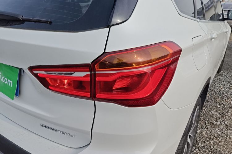 宝马X1 2019款 sDrive18Li 尊享型车身外观6006