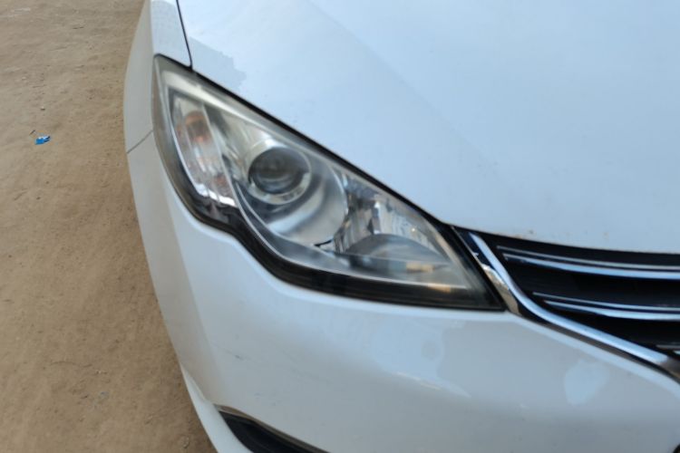 荣威360 2015款 1.5L 自动豪华版车身外观8