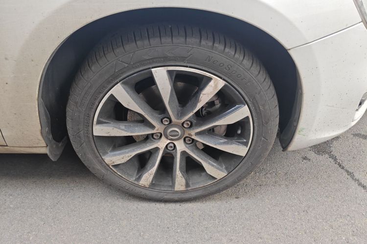 沃尔沃S60 2018款 S60L T3 智进进取版车身外观10