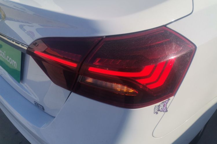 吉利汽车 帝豪 2021款 UP 1.5L 手动豪华型车身外观9