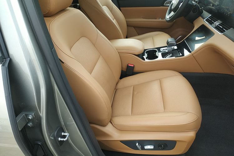 理想汽车 理想ONE 2021款 增程6座版局部细节41