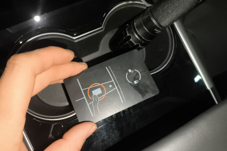 特斯拉 Model 3 2020款 标准续航后驱升级版中控内饰11