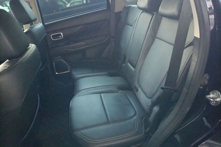 三菱 欧蓝德 2020款 2.0L 两驱畅享版 5座中控内饰7004