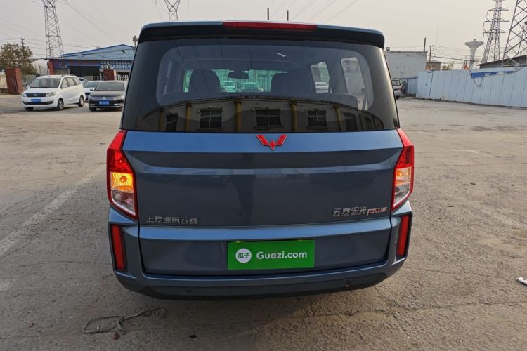 五菱汽车 五菱宏光PLUS 2020款 1.5L 手动舒适型 7座车身外观6