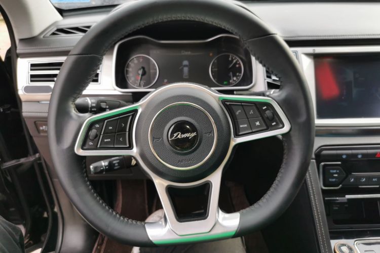 众泰 大迈X7 2017款 1.8T DCT尊贵型中控内饰13