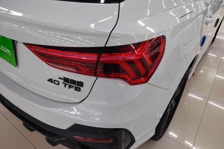 奥迪Q3 Sportback 2022款 40 TFSI 时尚型车身外观9