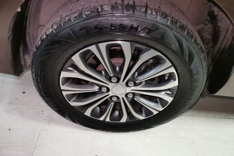 别克GL8 2022款 陆上公务舱 652T 豪华型车身外观6008