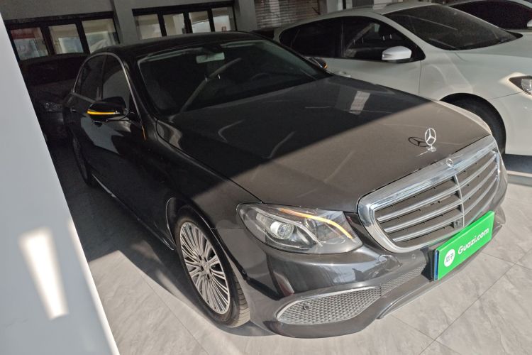 奔驰E级 2018款 改款 E 300 L 运动豪华型车身外观3