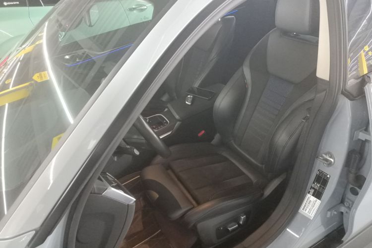 宝马4系 2022款 425i Gran Coupe M运动套装中控内饰19