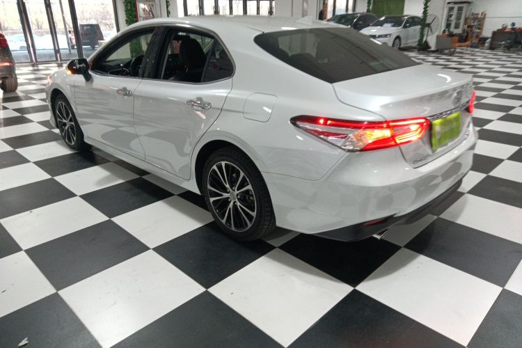 丰田 凯美瑞 2021款 2.0G 豪华版车身外观4