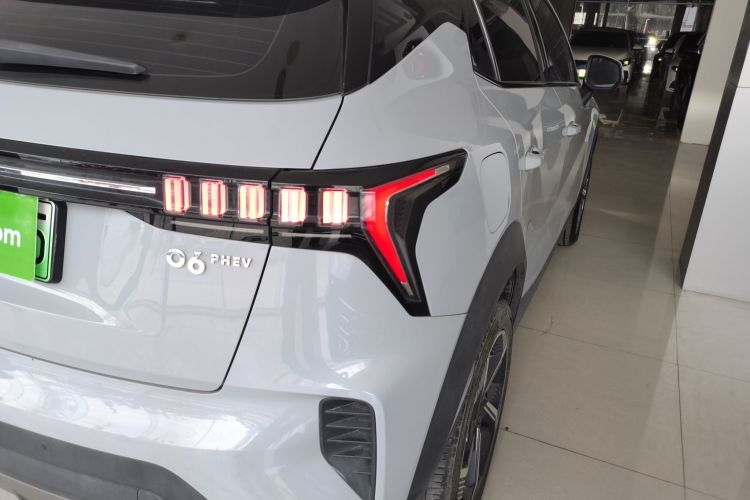 领克06 EM-P 2022款 PHEV 84KM续航版 Pro车身外观9