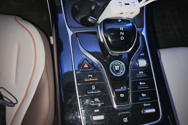 比亚迪 秦PLUS 2024款 荣耀版 EV 510KM领先型中控内饰18