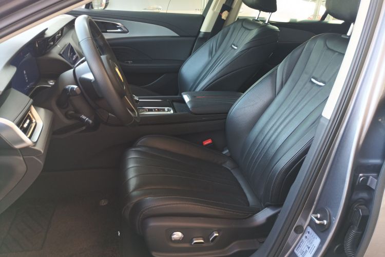 红旗H5 2023款 2.0T 自动智联旗畅版中控内饰19