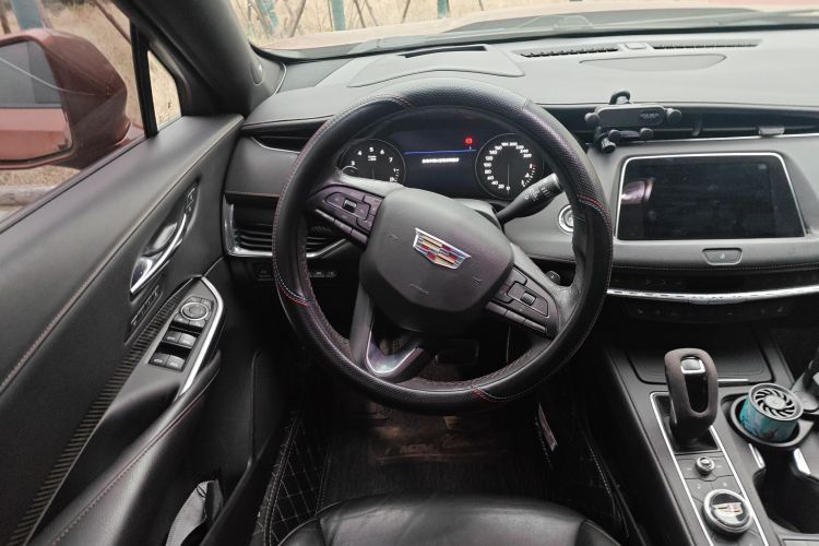 凯迪拉克XT4 2018款 28T 四驱铂金运动版中控内饰13