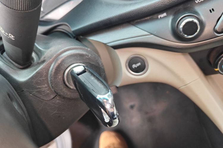 别克 英朗 2016款 15N 手动精英型中控内饰7001